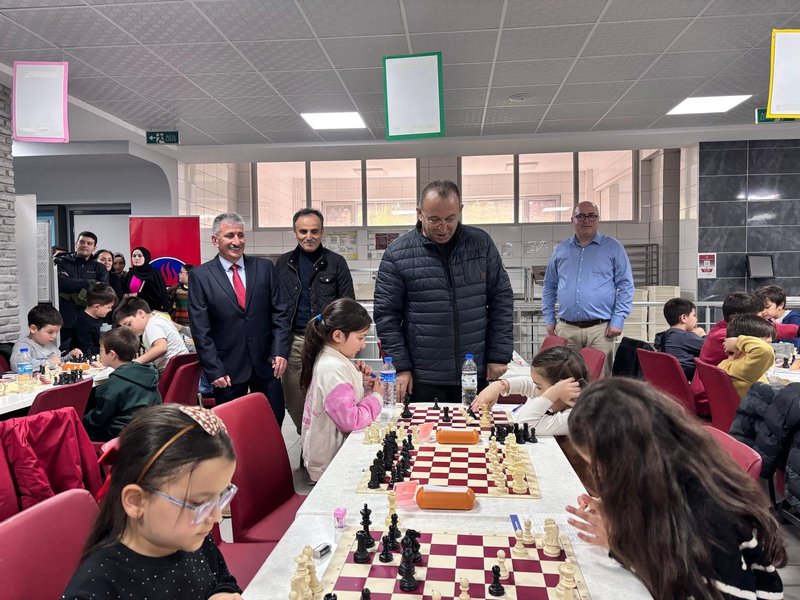 Ünye'de 23 Nisan Satranç Turnuvası'nda 200 Öğrenci Yarıştı - Görsel 4