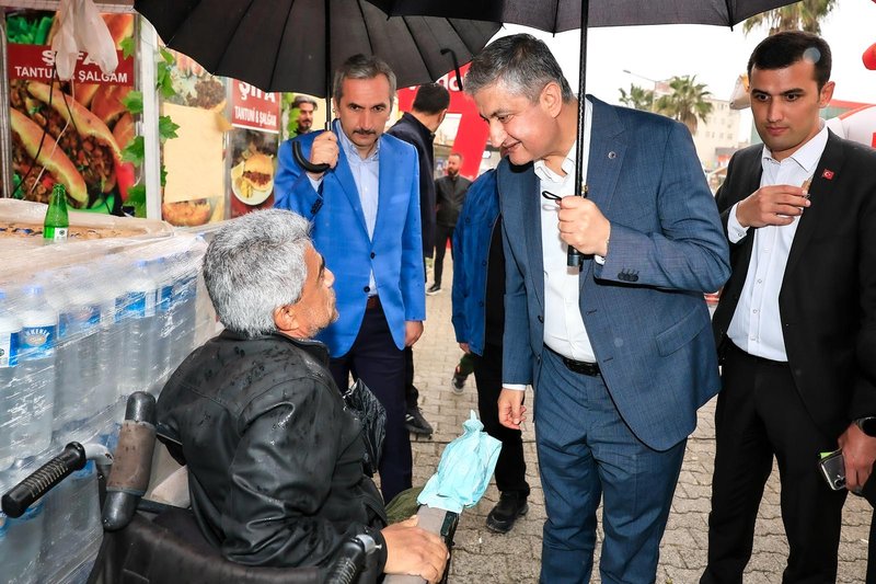 Vali Mustafa Yavuz Esnaf ve Hemşehrilerle Buluştu: Huzur ve Güvenlik Vurgusu - Görsel 2