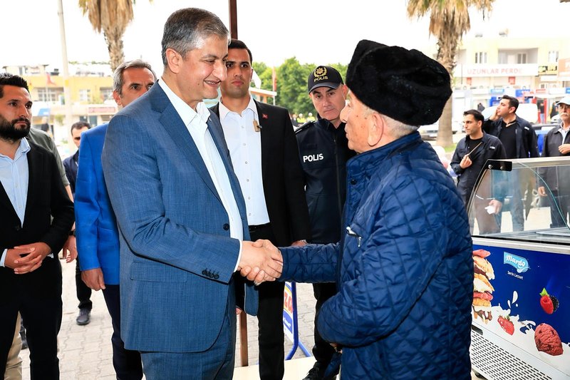 Vali Mustafa Yavuz Esnaf ve Hemşehrilerle Buluştu: Huzur ve Güvenlik Vurgusu - Görsel 3