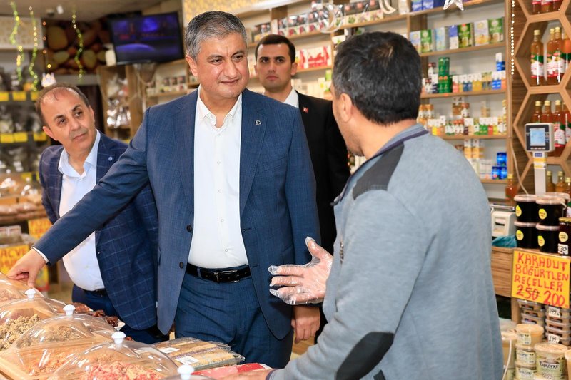 Vali Mustafa Yavuz Esnaf ve Hemşehrilerle Buluştu: Huzur ve Güvenlik Vurgusu - Görsel 4