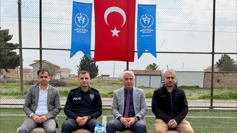 Yazıhan İlçe Milli Eğitim Müdürü Sadun Kılınç, Okullar Arası Futbol Finalini İzledi