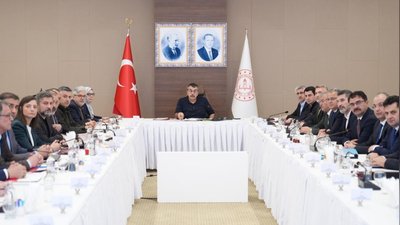 Bakan Tekin Başkanlığında MEB Birim Amirleri Toplantısı: Okul Güvenliği ve Dijital Tehditler Masada