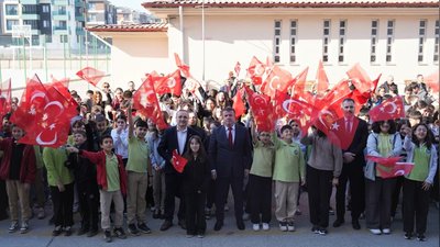 Bartın İl Milli Eğitim Müdürü, Bayrak Töreninde Öğrencilerle Buluştu