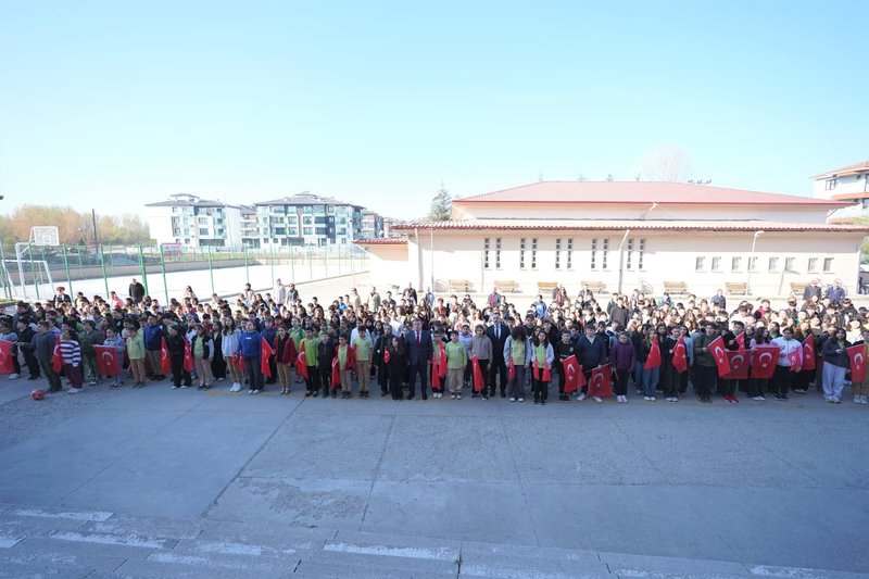 Bartın İl Milli Eğitim Müdürü, Bayrak Töreninde Öğrencilerle Buluştu - Görsel 4