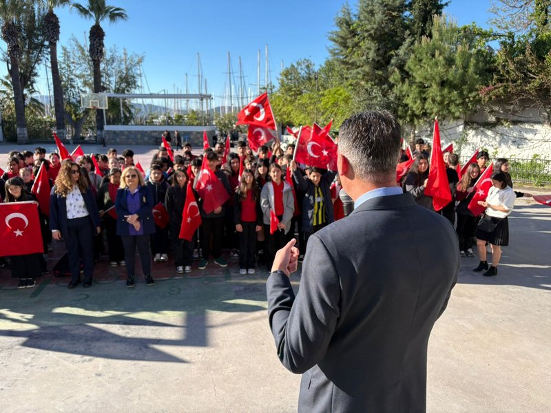 Bodrum İlçe Milli Eğitim Müdürü Özcan Kuşcu, Cumhuriyet Ortaokulu'nda Öğrencilerle Buluştu - Görsel 3