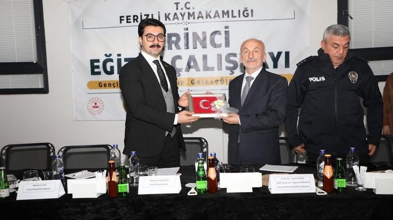 Ferizli Kaymakamlığı'ndan Eğitimin Niteliğini Artırma Çalıştayı: İkinci Aşama Değerlendirme Toplantısı - Görsel 3