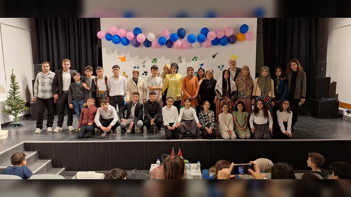 İskilip'te Tiyatro Gösterisi Yoğun Katılımla Gerçekleşti