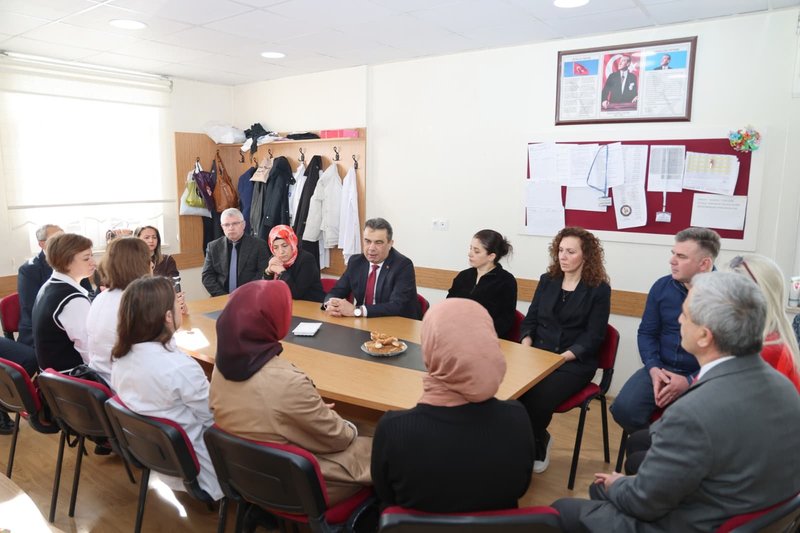 Kastamonu İl Milli Eğitim Müdürü Hasan Gümüş'ten Darende Ortaokulu'na Ziyaret - Görsel 3