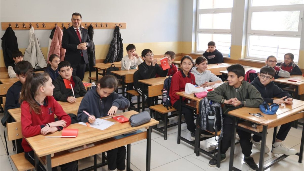 Kastamonu İl Milli Eğitim Müdürü Hasan Gümüş'ten Darende Ortaokulu Öğrencileriyle Buluşma