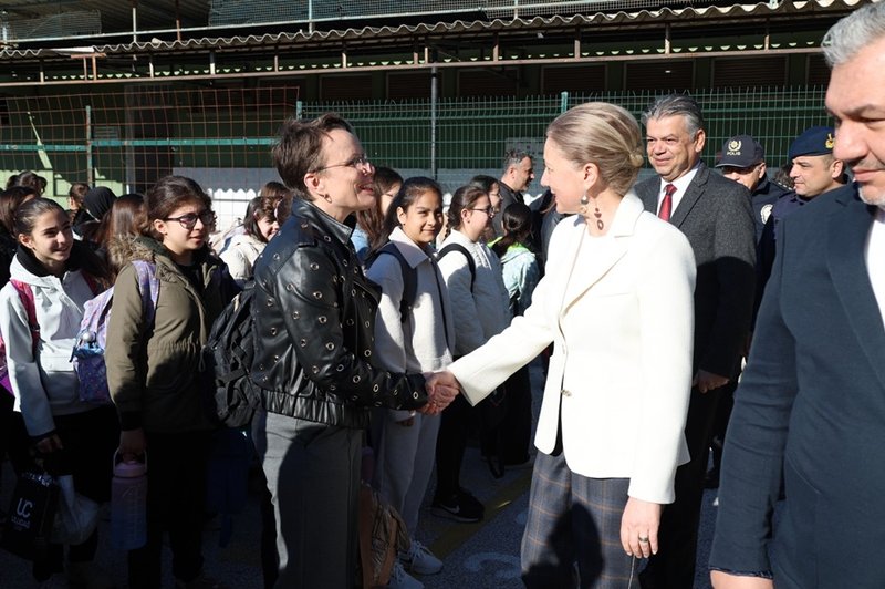 Nazilli Kaymakamı Huriye Küpeli Kan, Fatih Ortaokulu'nda Öğrencilerle Buluştu - Görsel 2