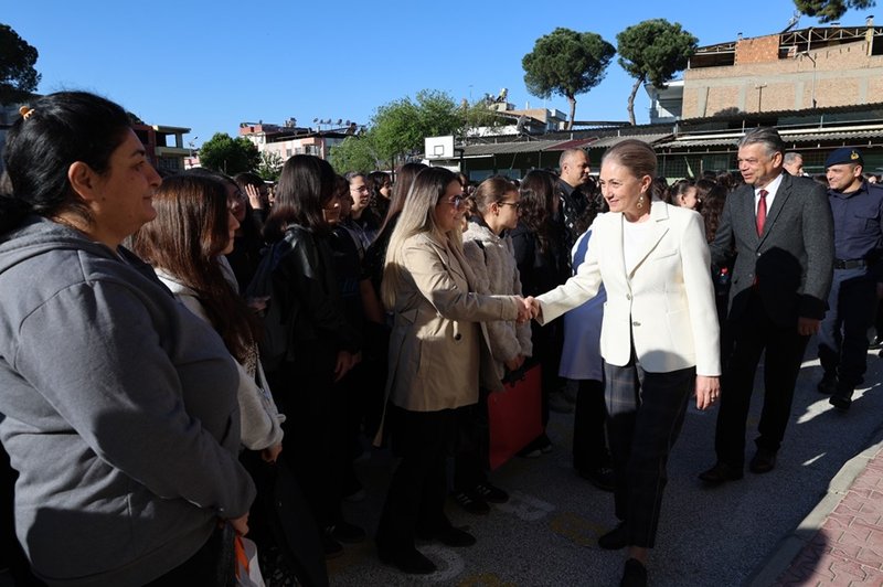 Nazilli Kaymakamı Huriye Küpeli Kan, Fatih Ortaokulu'nda Öğrencilerle Buluştu - Görsel 4