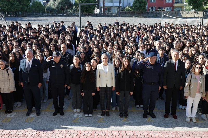 Nazilli Kaymakamı Huriye Küpeli Kan, Fatih Ortaokulu'nda Öğrencilerle Buluştu - Görsel 5