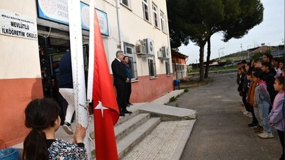 Salihli İlçe Milli Eğitim Müdürü Mevlütlü'de Öğrencilerle Buluştu