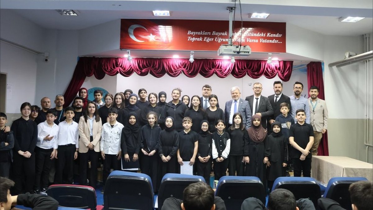 Sultanbeyli'de Okul Proje Şenliği: Kaymakam ve İlçe Milli Eğitim Müdürü Katıldı