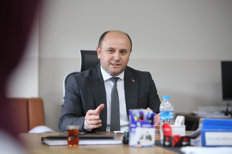 Taşova İlçe Milli Eğitim Müdürü Mustafa Tümer'den Öğrencilere Moral Veren Karşılama - Görsel 2