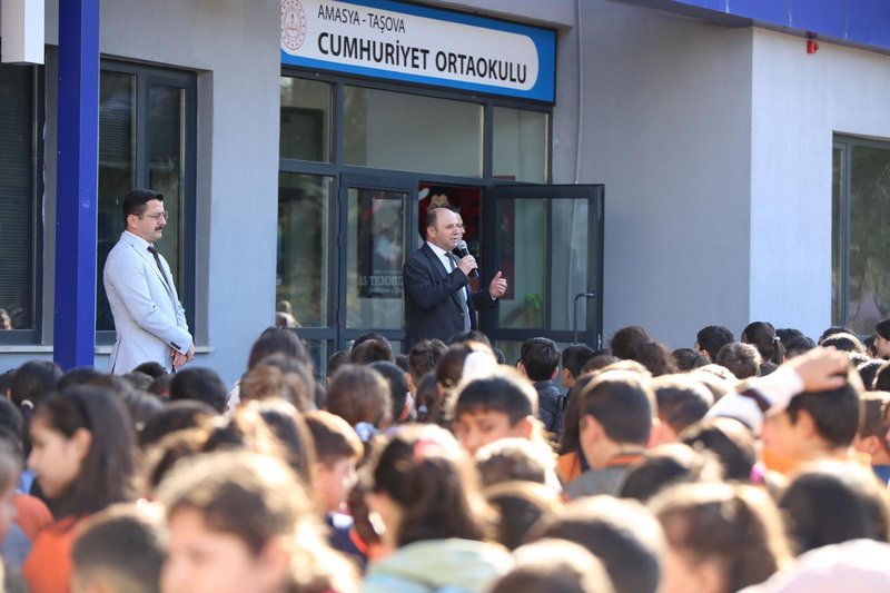 Taşova İlçe Milli Eğitim Müdürü Mustafa Tümer'den Öğrencilere Moral Veren Karşılama - Görsel 4