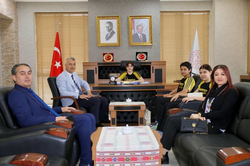 Amasya'da Öğrenciler Milli Eğitim Müdürlüğü Makamını Devraldı - Görsel 3