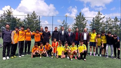 Beşiri'de Okullar Arası Spor Müsabakaları Yunus Emre Ortaokulu'nun Şampiyonluğuyla Sona Erdi