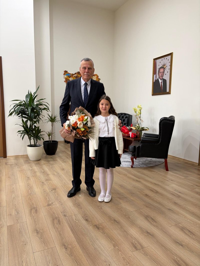 Çerkezköy Kaymakamlığı'nda 23 Nisan Coşkusu: Öğrenci Makama Oturdu - Görsel 2