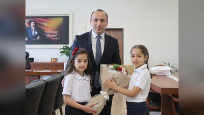 Çine Kaymakamı Ali Erdoğan, 23 Nisan Coşkusunu Öğrencilerle Paylaştı