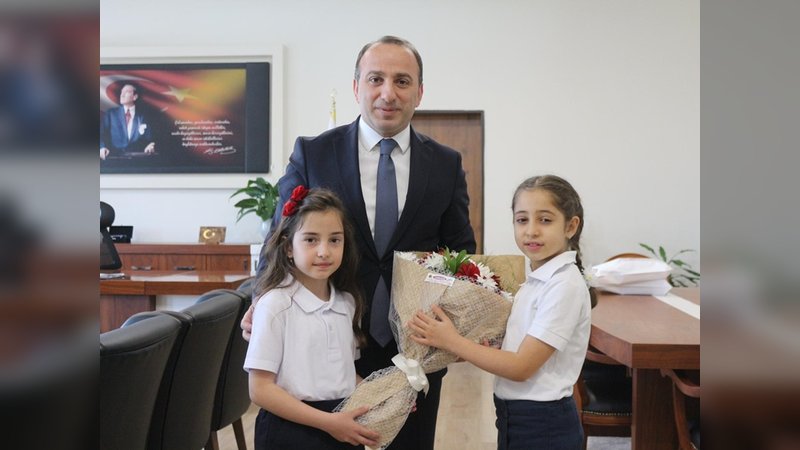 Çine Kaymakamı Ali Erdoğan, 23 Nisan Coşkusunu Öğrencilerle Paylaştı