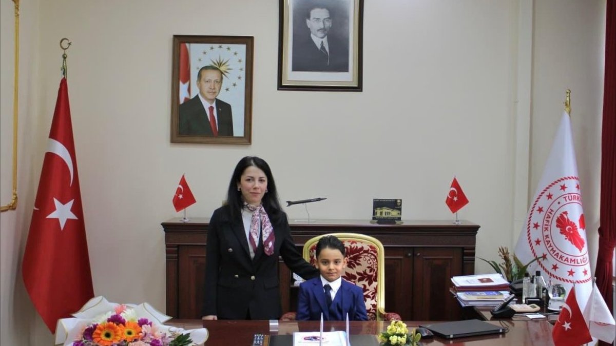 Hafik'te 23 Nisan Coşkusu: Cumhuriyet İlkokulu Öğrencileri Kaymakam Funda Hamza ÇALDAĞI'nı Ziyaret Etti