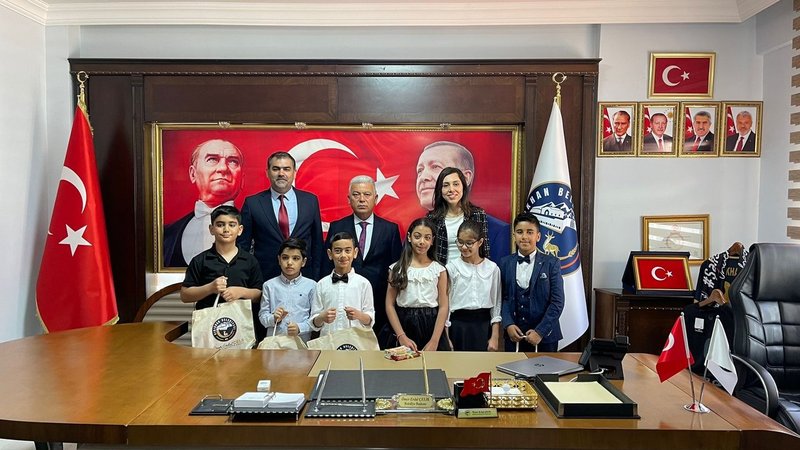 Kırıkhan'da 23 Nisan Kutlamaları: Makamlar Çocuklara Emanet Edildi - Görsel 3