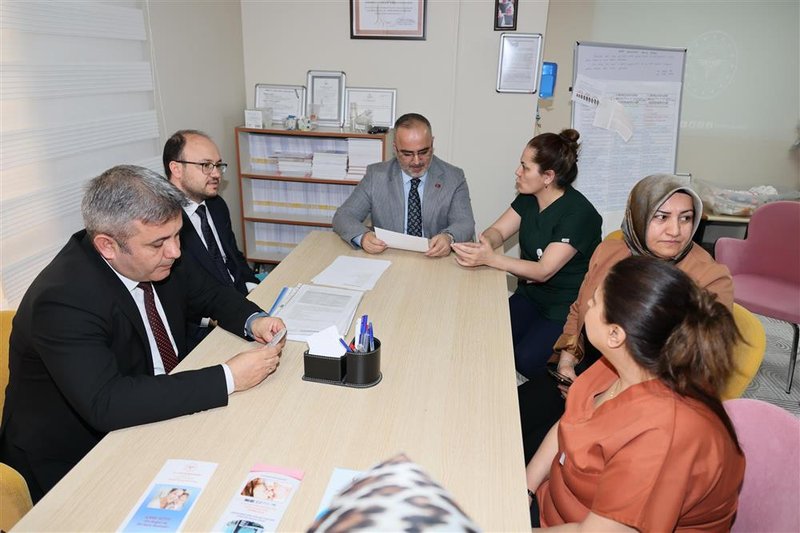 Kırıkkale İl Sağlık Müdürü Ebeler Haftası'nda Sağlık Çalışanlarıyla Buluştu - Görsel 5