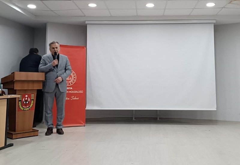 Konya İl Milli Eğitim Müdürü Murat Yiğit, 'Oku-Yorum Yazı-Yorum Projesi' Safahat Okumaları Paneline Katıldı - Görsel 2