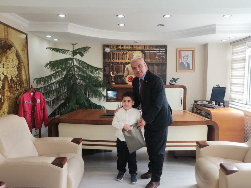 Merzifon'da 23 Nisan Coşkusu: Minik Öğrenciler İlçe Milli Eğitim Müdürü'nü Ziyaret Etti - Görsel 5