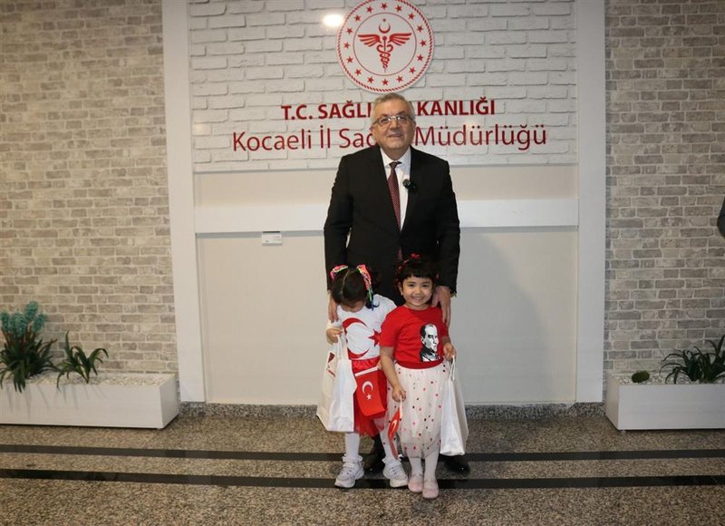 Minik Ziyaretçiler Kocaeli İl Sağlık Müdürü'nü Makamında Ağırladı - Görsel 5