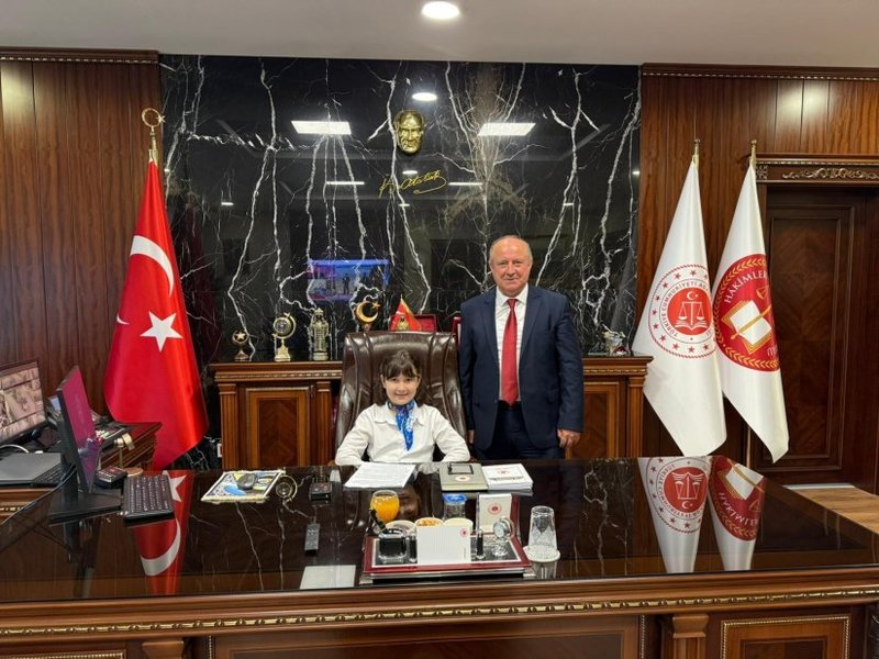 Orhangazi'de 23 Nisan Coşkusu: Öğrenci Tanem Kocadere Başsavcı Koltuğuna Oturdu - Görsel 5