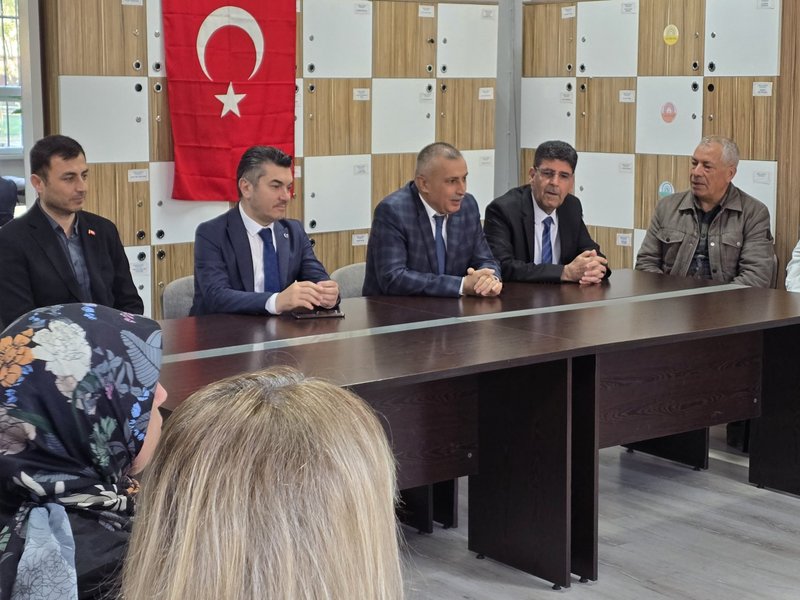 Osmangazi'de Millî Birlik Haftası Etkinlikleri: İl ve İlçe Milli Eğitim Müdürleri Okulları Ziyaret Etti - Görsel 3