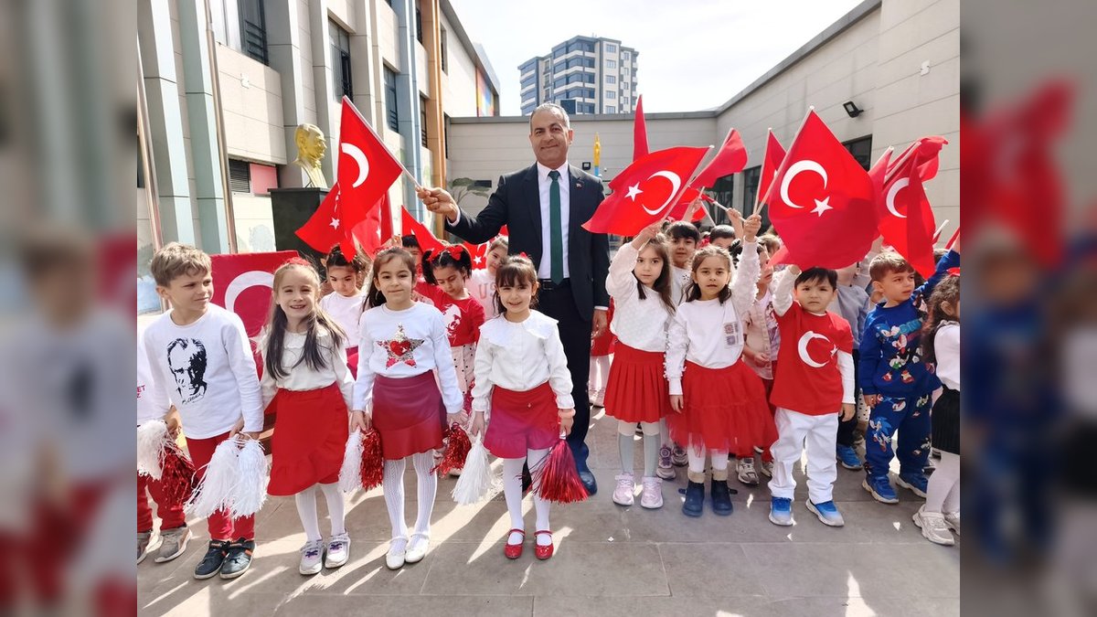 Şahinbey İlçe Millî Eğitim Müdürü Eyüp Güneş, Adile Şimşek Anaokulu'nda 23 Nisan Coşkusuna Ortak Oldu