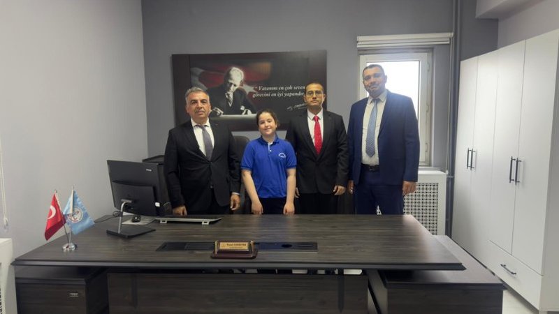 Güney İlçe Milli Eğitim Müdürü Makamını Öğrenciye Devretti - Görsel 4