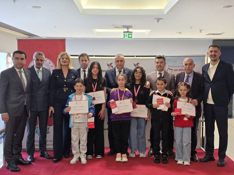 Osmangazi İlçe Milli Eğitim Müdürü Sezer'den Milli Birlik Haftası Kapsamında Okul Ziyaretleri - Görsel 5