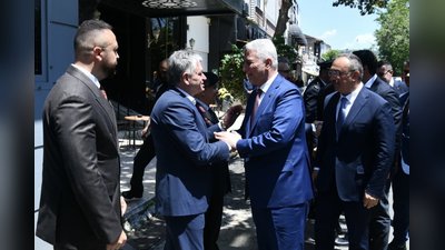 Ticaret Bakanı Bolat, Tekirdağ'da Polislerle Bayramlaştı, Halkla Buluştu