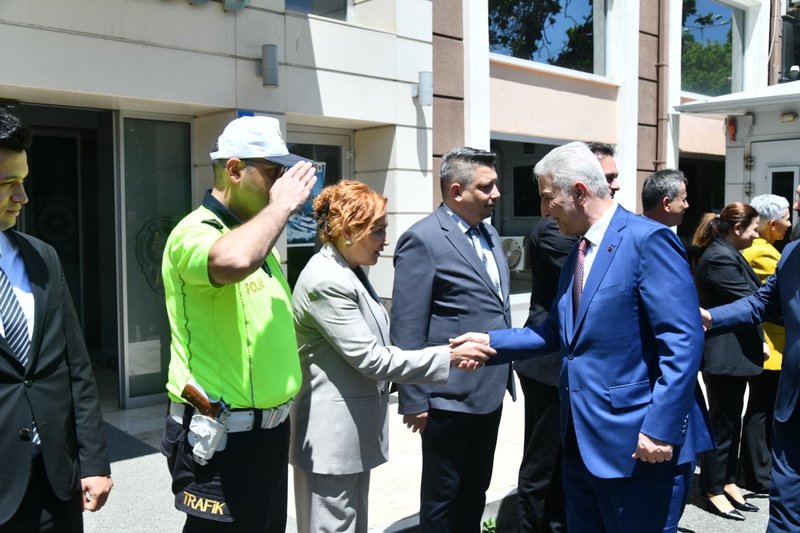 Ticaret Bakanı Bolat, Tekirdağ'da Polislerle Bayramlaştı, Halkla Buluştu - Görsel 2