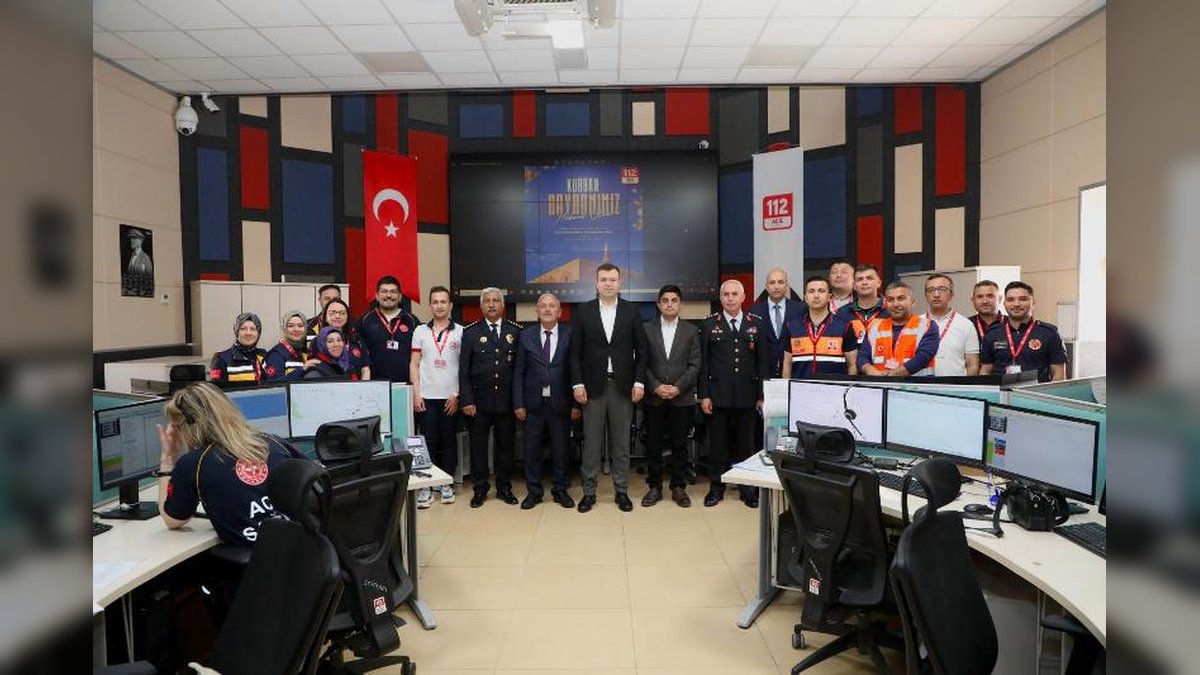 Niğde Valisi Nedim Akmeşe Kurban Bayramı'nda Vatandaşlarla ve Görev Başındaki Personelle Buluştu