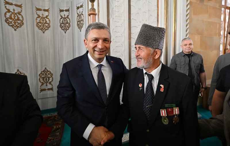 Vali Şahin'den Kurban Bayramı'nda Huzurevi, Hastane ve Güvenlik Güçlerine Ziyaret - Görsel 3