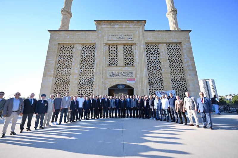 Vali Şahin'den Kurban Bayramı'nda Huzurevi, Hastane ve Güvenlik Güçlerine Ziyaret - Görsel 4