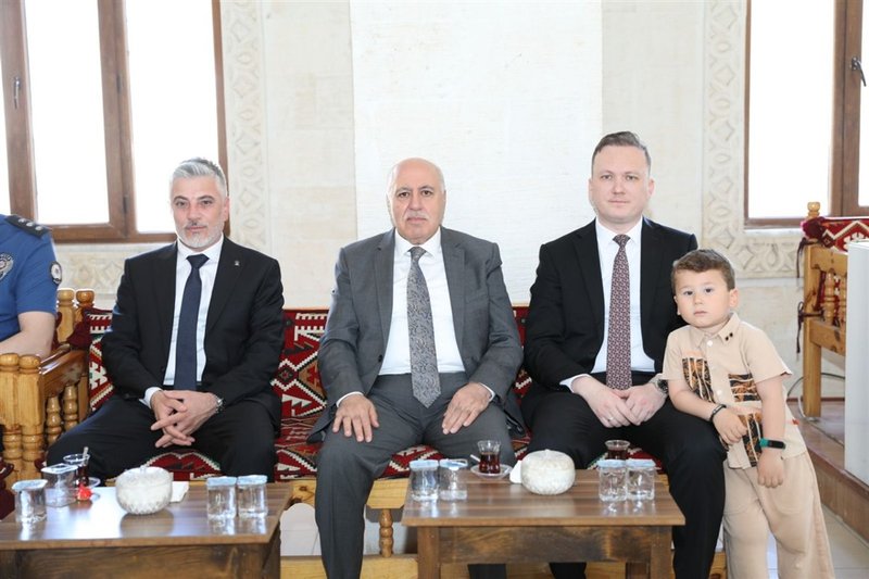 Yeşilli Kaymakamı Kılıç, Kurban Bayramı'nda Vatandaşlarla Buluştu - Görsel 2