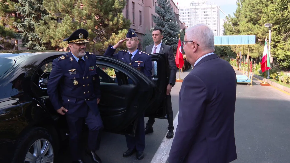 Bakan Güler ve İranlı Mevkidaşı Nasirzade Arasında Görüşme: Savunma İşbirliği Masada