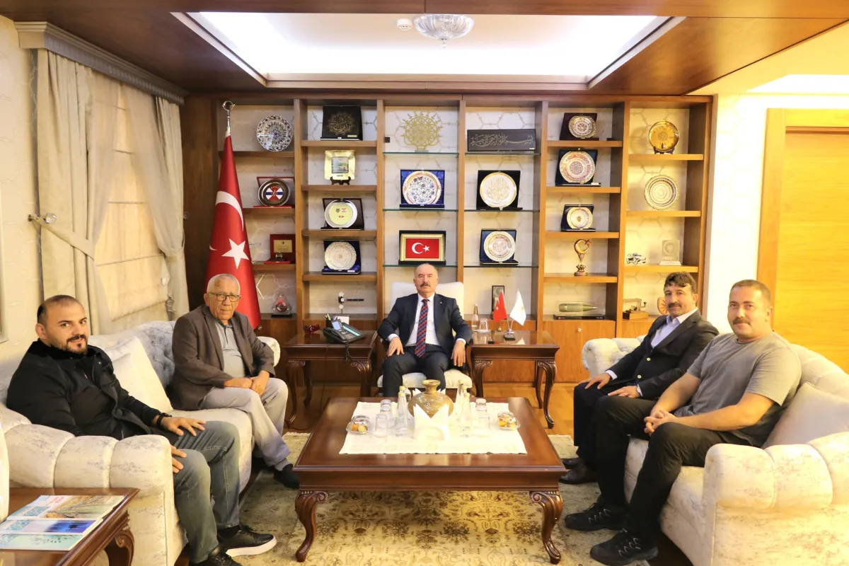 Çorum Valisi Ali Çalgan, Güreş Camiasının Önemli İsimlerini Ağırladı: Geleneksel Güreşin Geleceği Masaya Yatırıldı