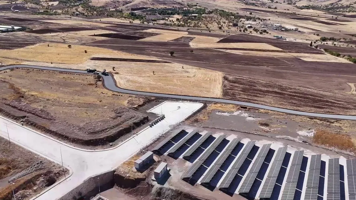 Elazığ İl Özel İdaresi'nden Cevizdere Köyü'ne Hızlı Yol Yapımı: 3 Günde Tamamlandı!