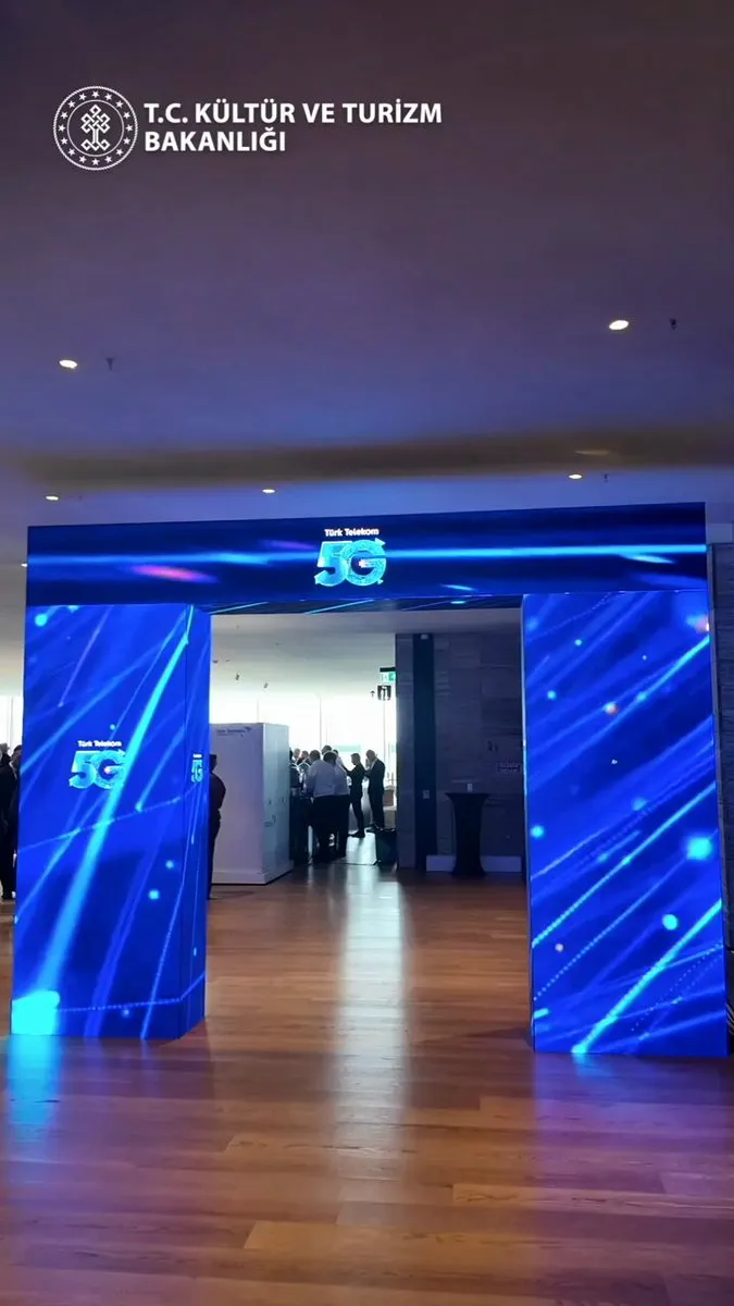 Mehmet Nuri Ersoy'dan 5G ile Kültür Sanatın Geleceğine Dair Önemli Adım: AKM'de Teknolojik Dönüşüm