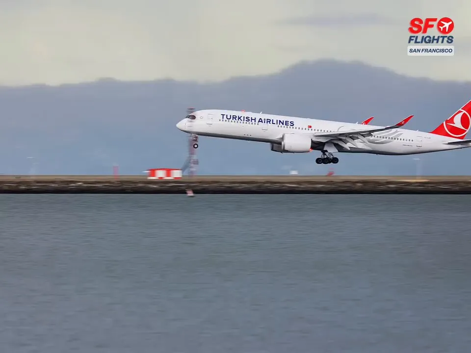 THY Uçağının San Francisco'daki Yumuşak İnişi Gündemde: Bakan Bolat'tan 'Her Alanda İyiyiz' Mesajı