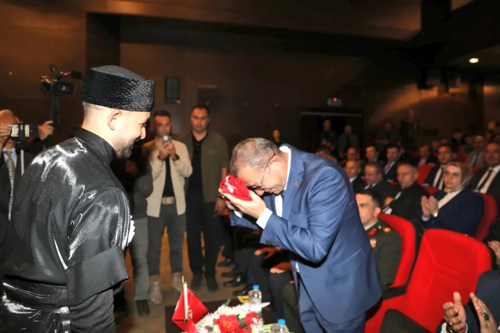 Kars'ta Gazi Mustafa Kemal Atatürk'ün Ziyaretinin 101. Yıl Dönümü Coşkuyla Kutlandı