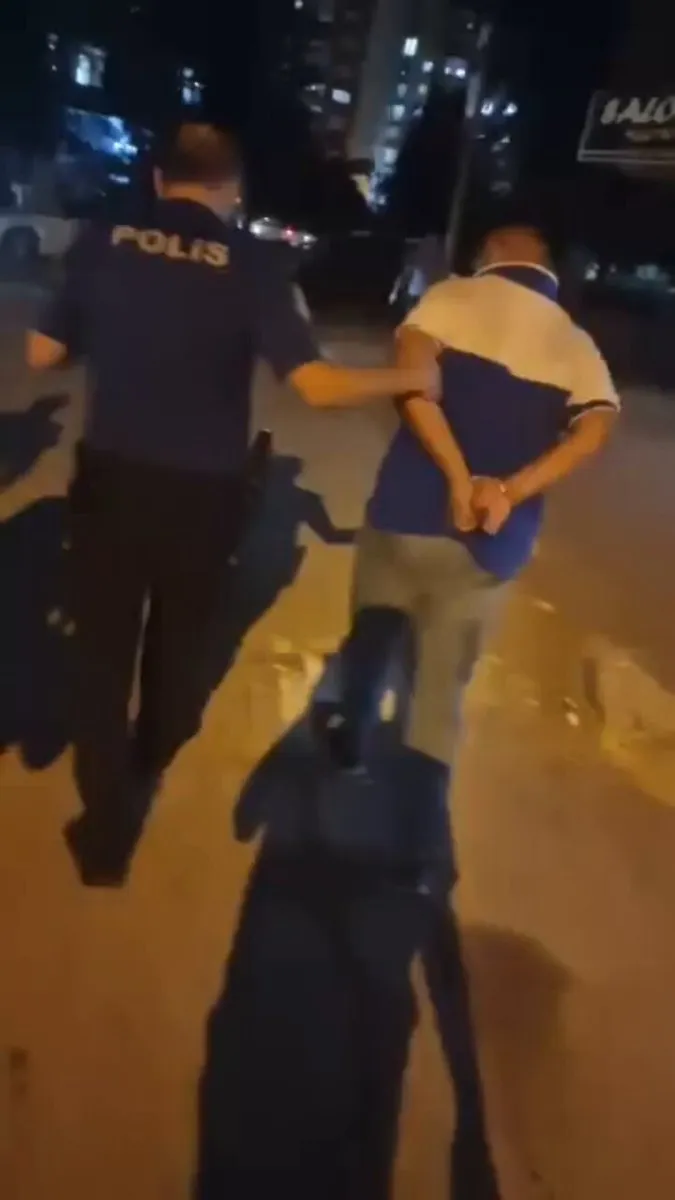 Adana'da Pastaneye El Bombası Saldırısı: Şüpheli Yakalandı