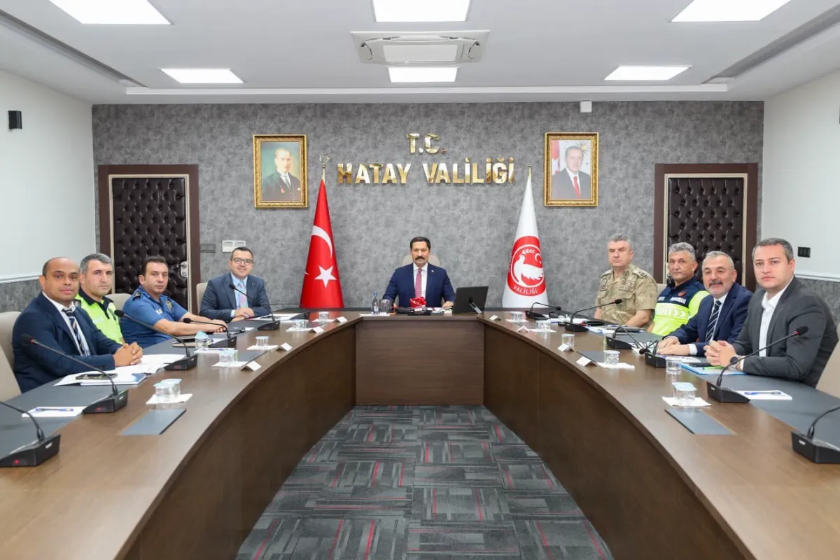 Hatay Valiliği'nden Duyuru: Bakanlar Yerlikaya ve Uraloğlu'nun Katılımıyla Trafik Güvenliği Toplantısı